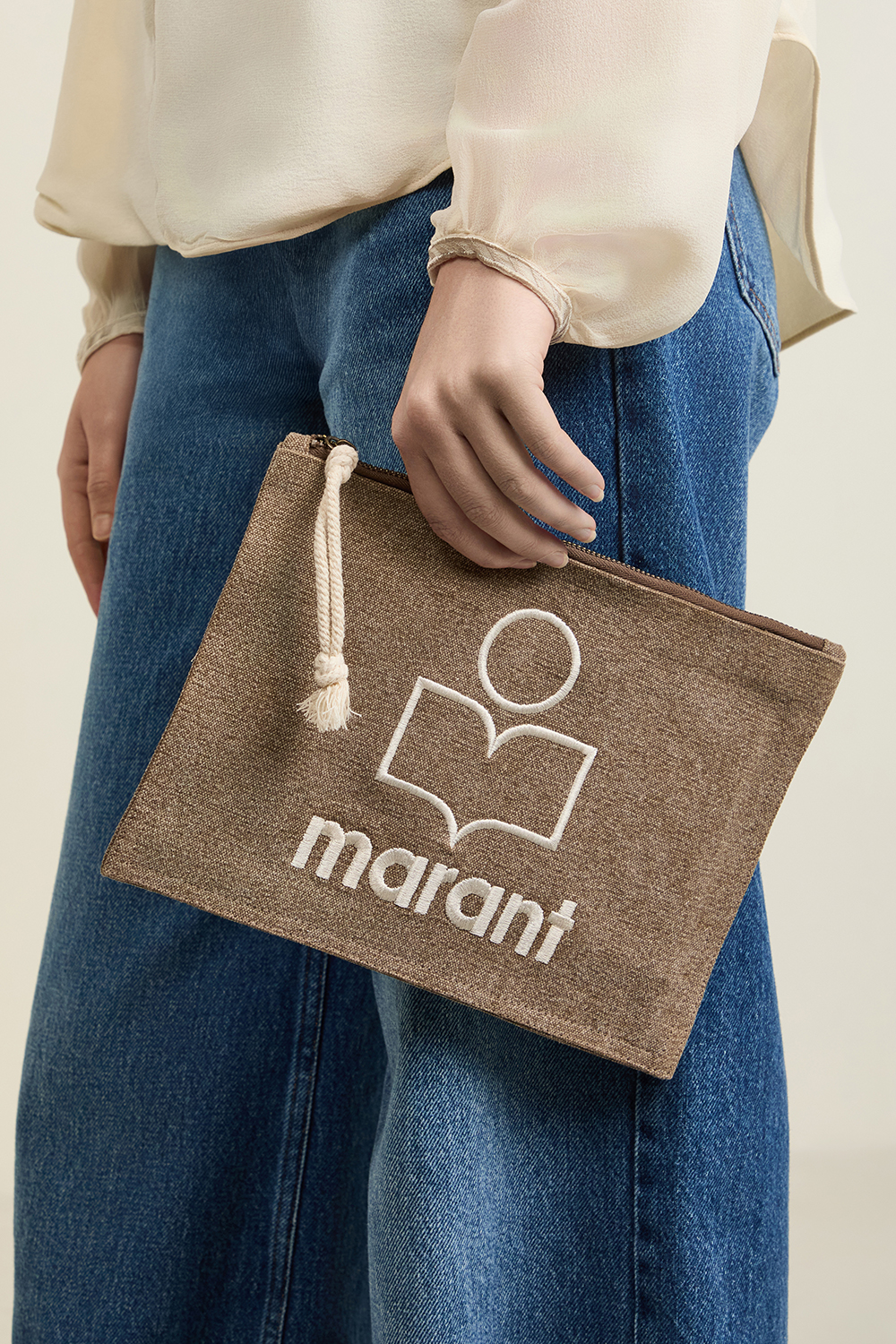 תמונת כל הלוק של תיק קלאץ'